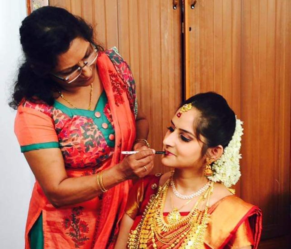 GOLDEN EYE BEAUTY PARLOUR KALPETTA